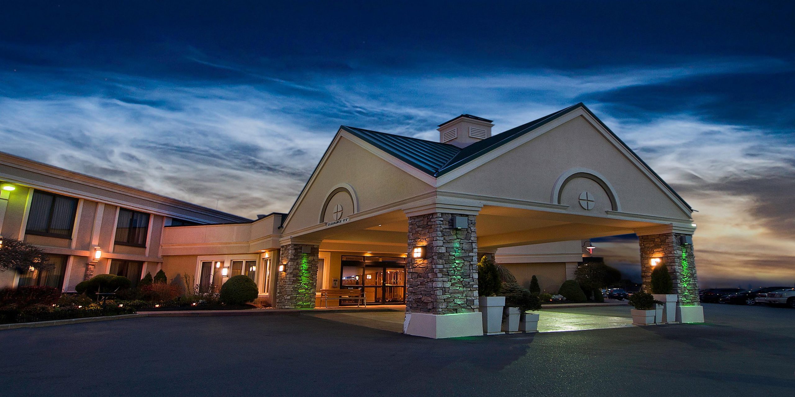 best-hotel-near-buffalo-international-airport-with-free-shuttle